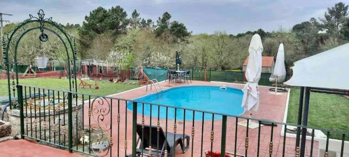Alojamiento Entero Con Piscina Y Jardin. Ourense Zewnętrze zdjęcie